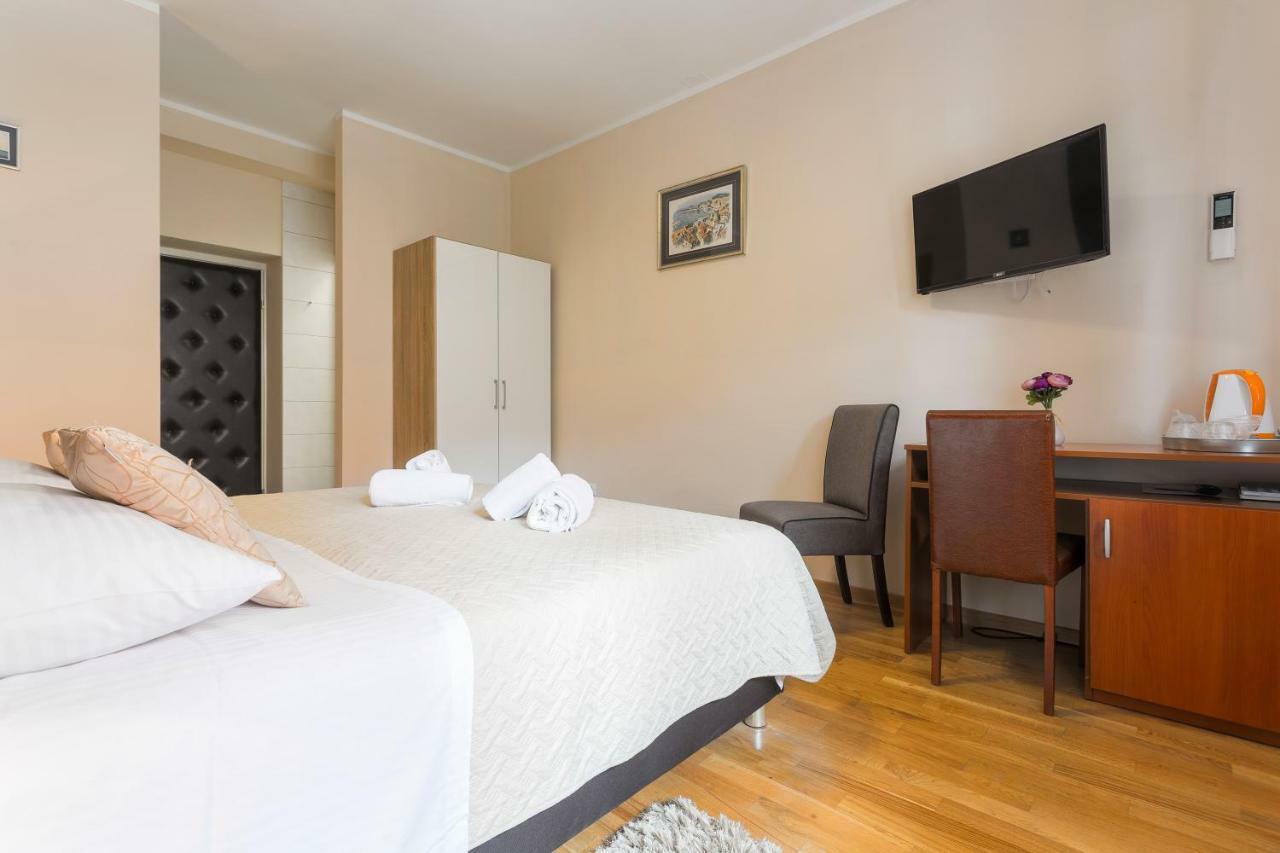 Golden Split Rooms Екстер'єр фото